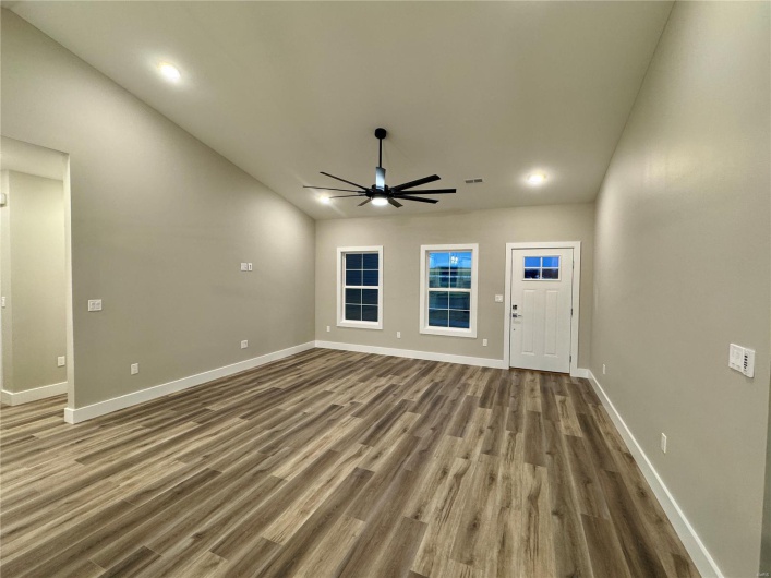 108 Wade Drive, Scott City, Missouri 63780, 3 Bedrooms Bedrooms, 6 Rooms Rooms,2 BathroomsBathrooms,Residential,For Sale,Wade,MAR25028587