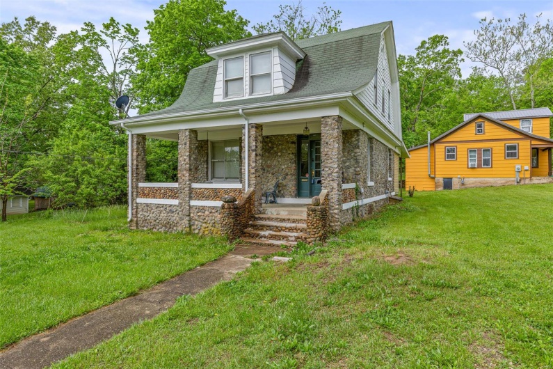 124 Iron Street, Ironton, Missouri 63650, 3 Bedrooms Bedrooms, 9 Rooms Rooms,2 BathroomsBathrooms,Residential,For Sale,Iron,MAR25028369