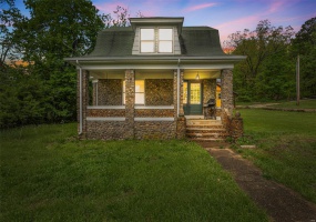 124 Iron Street, Ironton, Missouri 63650, 3 Bedrooms Bedrooms, 9 Rooms Rooms,2 BathroomsBathrooms,Residential,For Sale,Iron,MAR25028369