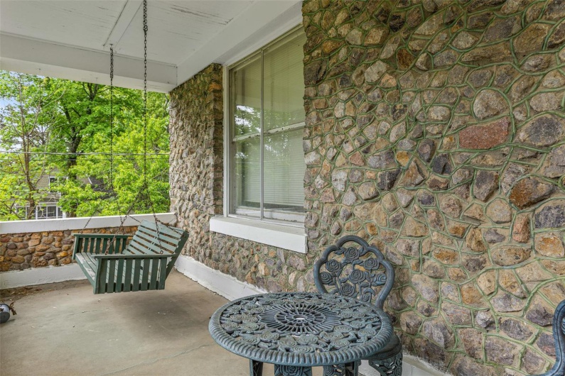 124 Iron Street, Ironton, Missouri 63650, 3 Bedrooms Bedrooms, 9 Rooms Rooms,2 BathroomsBathrooms,Residential,For Sale,Iron,MAR25028369