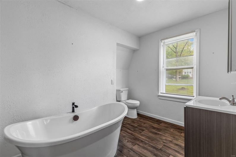 124 Iron Street, Ironton, Missouri 63650, 3 Bedrooms Bedrooms, 9 Rooms Rooms,2 BathroomsBathrooms,Residential,For Sale,Iron,MAR25028369