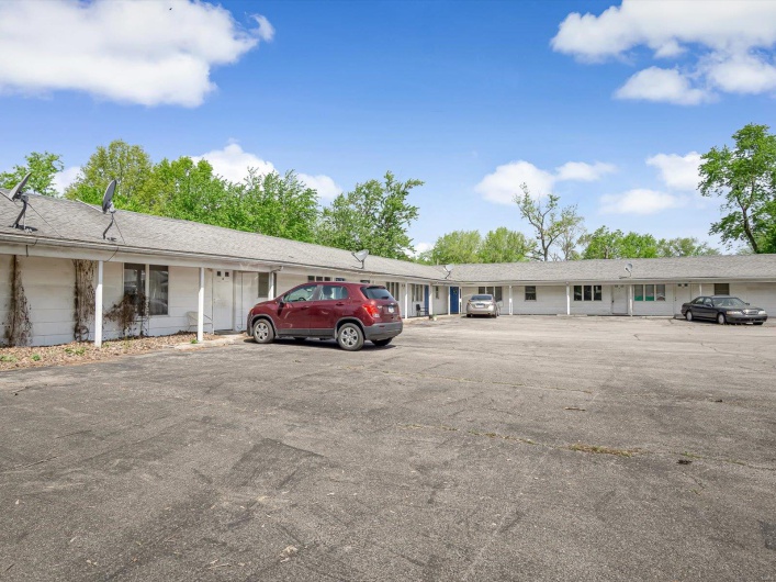 1950 Illinois Avenue, Carbondale, Illinois 62901, ,Commercial Sale,For Sale,Illinois,MAR25028679