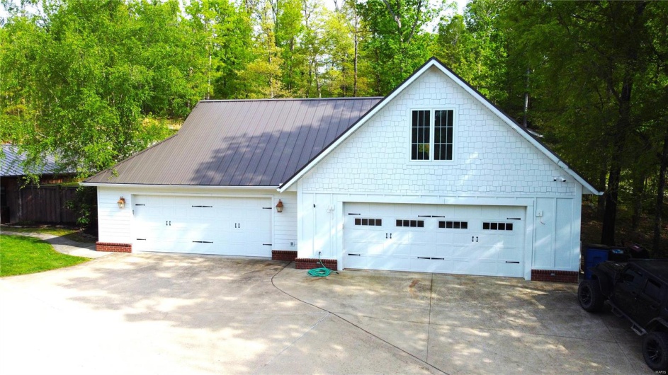 262 Woodland Hill Road, Poplar Bluff, Missouri 63901, 7 Bedrooms Bedrooms, 18 Rooms Rooms,5 BathroomsBathrooms,Residential,For Sale,Woodland Hill,MAR25028697
