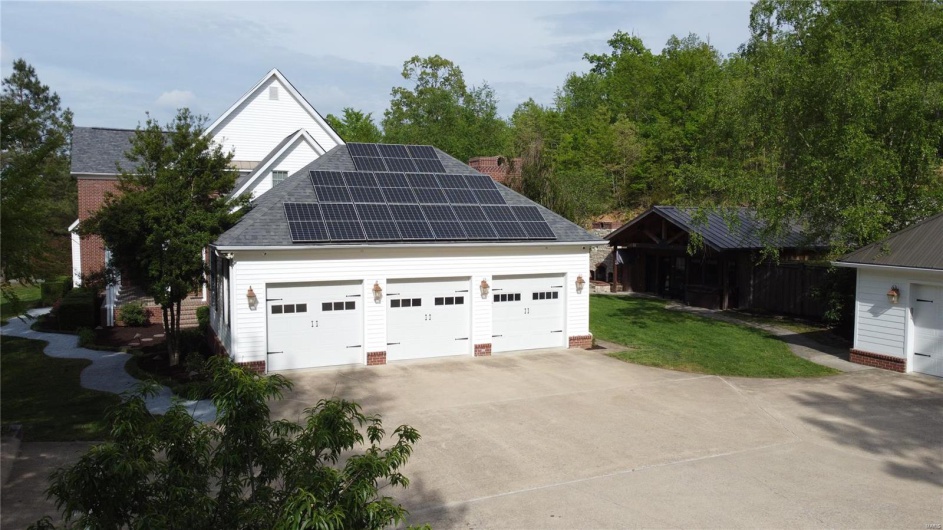 262 Woodland Hill Road, Poplar Bluff, Missouri 63901, 7 Bedrooms Bedrooms, 18 Rooms Rooms,5 BathroomsBathrooms,Residential,For Sale,Woodland Hill,MAR25028697