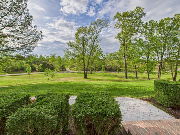 262 Woodland Hill Road, Poplar Bluff, Missouri 63901, 7 Bedrooms Bedrooms, 18 Rooms Rooms,5 BathroomsBathrooms,Residential,For Sale,Woodland Hill,MAR25028697