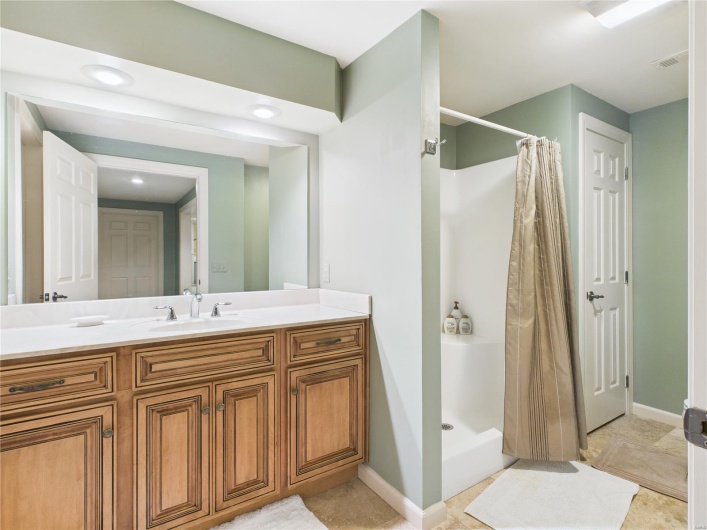 262 Woodland Hill Road, Poplar Bluff, Missouri 63901, 7 Bedrooms Bedrooms, 18 Rooms Rooms,5 BathroomsBathrooms,Residential,For Sale,Woodland Hill,MAR25028697