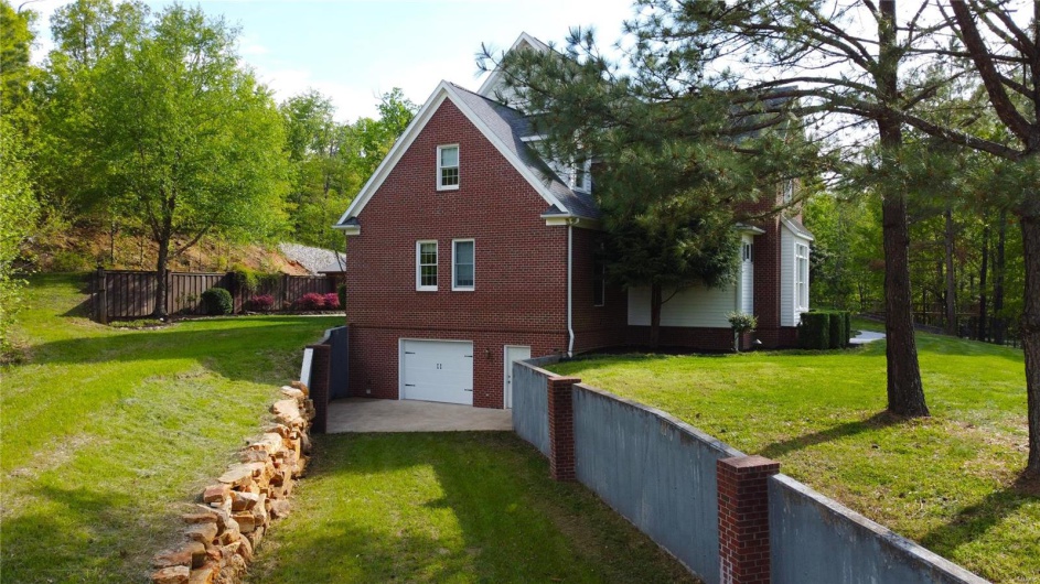 262 Woodland Hill Road, Poplar Bluff, Missouri 63901, 7 Bedrooms Bedrooms, 18 Rooms Rooms,5 BathroomsBathrooms,Residential,For Sale,Woodland Hill,MAR25028697
