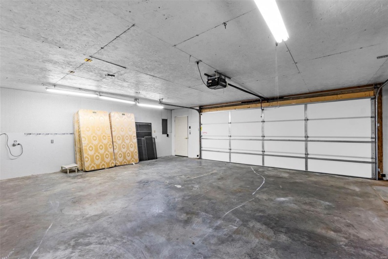 Detached two-car garage 24x26ft