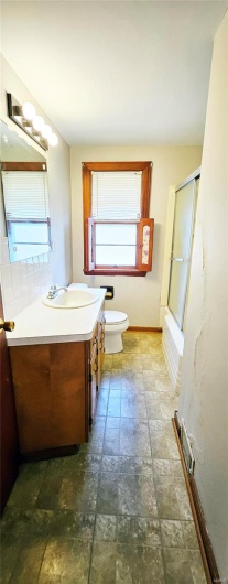 1606 New Madrid Street, Cape Girardeau, Missouri 63701, 2 Bedrooms Bedrooms, 4 Rooms Rooms,2 BathroomsBathrooms,Residential,For Sale,New Madrid,MAR25003714