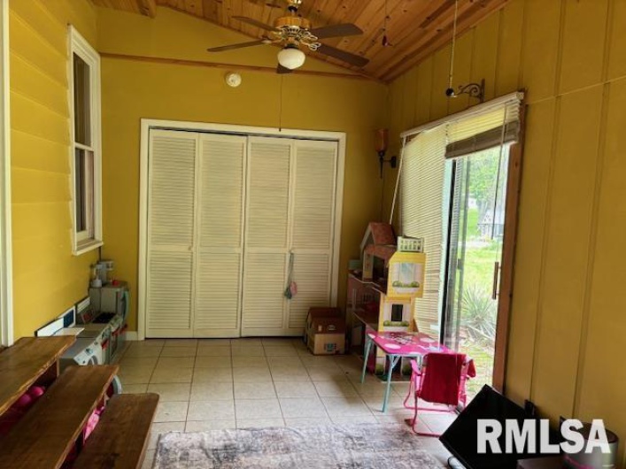216 IOWA Street, Cambria, Illinois 62915, 3 Bedrooms Bedrooms, 0 ,1 BathroomBathrooms,Residential,For Sale,IOWA,0,RMAEB457772
