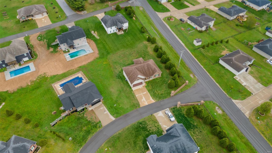 120 Starlight Ridge, Cape Girardeau, Missouri 63701, 3 Bedrooms Bedrooms, 5 Rooms Rooms,2 BathroomsBathrooms,Residential,For Sale,Starlight Ridge,MAR25019787