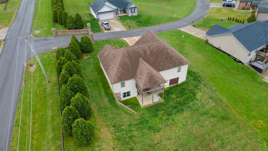 120 Starlight Ridge, Cape Girardeau, Missouri 63701, 3 Bedrooms Bedrooms, 5 Rooms Rooms,2 BathroomsBathrooms,Residential,For Sale,Starlight Ridge,MAR25019787