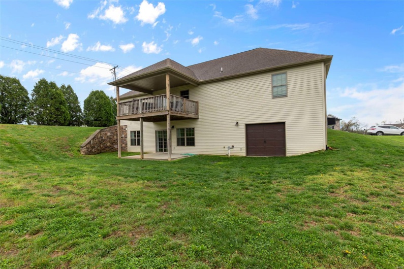120 Starlight Ridge, Cape Girardeau, Missouri 63701, 3 Bedrooms Bedrooms, 5 Rooms Rooms,2 BathroomsBathrooms,Residential,For Sale,Starlight Ridge,MAR25019787