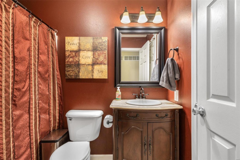 601 John David Drive, Farmington, Missouri 63640, 3 Bedrooms Bedrooms, 9 Rooms Rooms,2 BathroomsBathrooms,Residential,For Sale,John David,MAR25024816