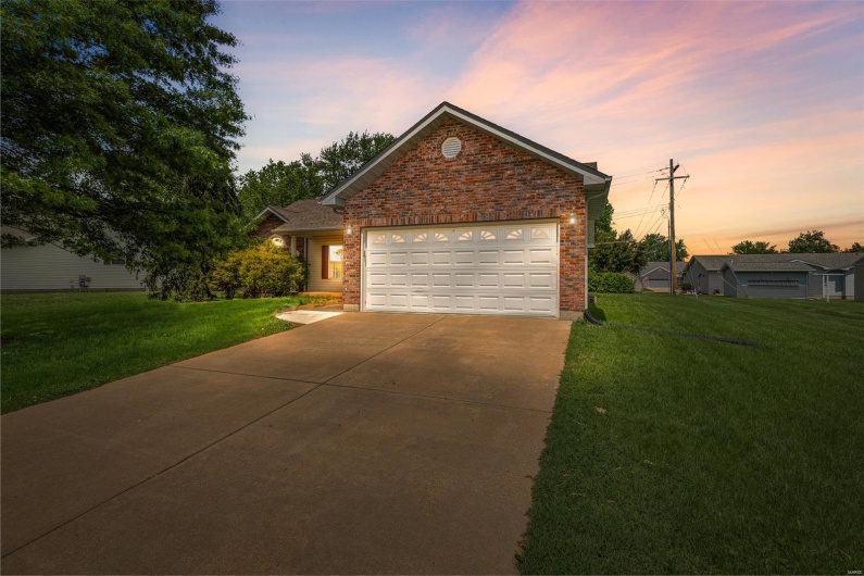 601 John David Drive, Farmington, Missouri 63640, 3 Bedrooms Bedrooms, 9 Rooms Rooms,2 BathroomsBathrooms,Residential,For Sale,John David,MAR25024816