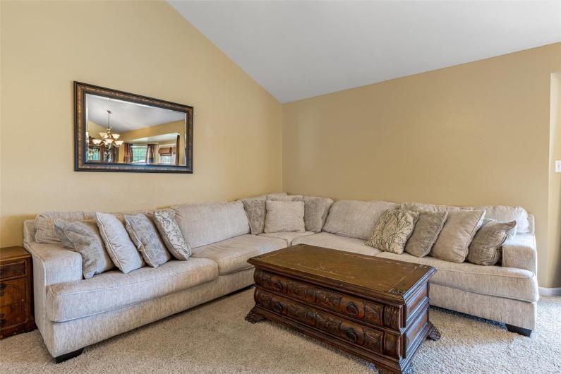 601 John David Drive, Farmington, Missouri 63640, 3 Bedrooms Bedrooms, 9 Rooms Rooms,2 BathroomsBathrooms,Residential,For Sale,John David,MAR25024816