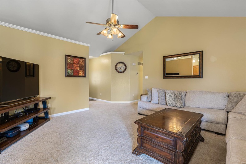 601 John David Drive, Farmington, Missouri 63640, 3 Bedrooms Bedrooms, 9 Rooms Rooms,2 BathroomsBathrooms,Residential,For Sale,John David,MAR25024816