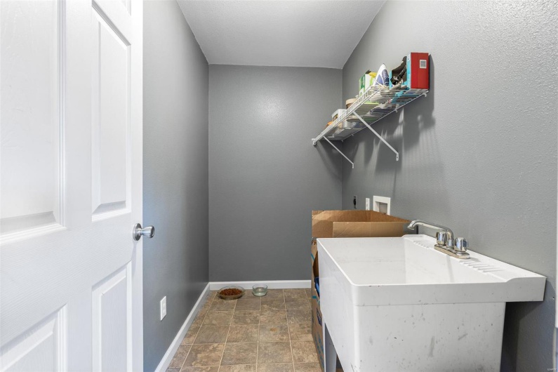 601 John David Drive, Farmington, Missouri 63640, 3 Bedrooms Bedrooms, 9 Rooms Rooms,2 BathroomsBathrooms,Residential,For Sale,John David,MAR25024816