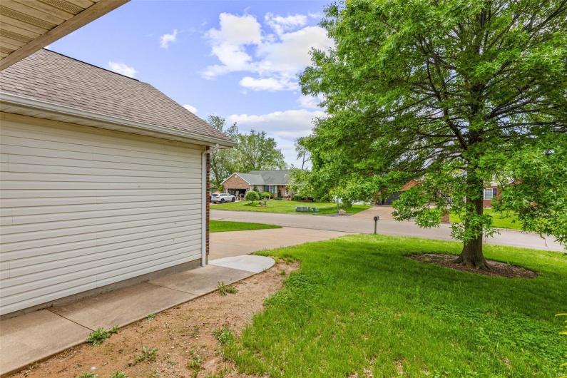 601 John David Drive, Farmington, Missouri 63640, 3 Bedrooms Bedrooms, 9 Rooms Rooms,2 BathroomsBathrooms,Residential,For Sale,John David,MAR25024816