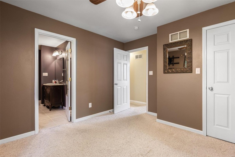 601 John David Drive, Farmington, Missouri 63640, 3 Bedrooms Bedrooms, 9 Rooms Rooms,2 BathroomsBathrooms,Residential,For Sale,John David,MAR25024816
