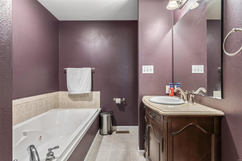 601 John David Drive, Farmington, Missouri 63640, 3 Bedrooms Bedrooms, 9 Rooms Rooms,2 BathroomsBathrooms,Residential,For Sale,John David,MAR25024816