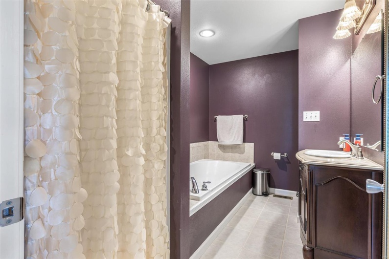 601 John David Drive, Farmington, Missouri 63640, 3 Bedrooms Bedrooms, 9 Rooms Rooms,2 BathroomsBathrooms,Residential,For Sale,John David,MAR25024816