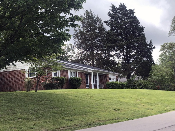 603 Bloomfield Avenue, Bloomfield, Missouri 63825, 3 Bedrooms Bedrooms, 11 Rooms Rooms,3 BathroomsBathrooms,Residential,For Sale,Bloomfield,MAR25028816