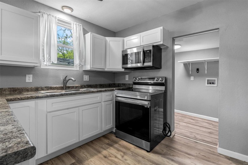 608 Main Street, Park Hills, Missouri 63601, 3 Bedrooms Bedrooms, 9 Rooms Rooms,1 BathroomBathrooms,Residential,For Sale,Main,MAR25028772