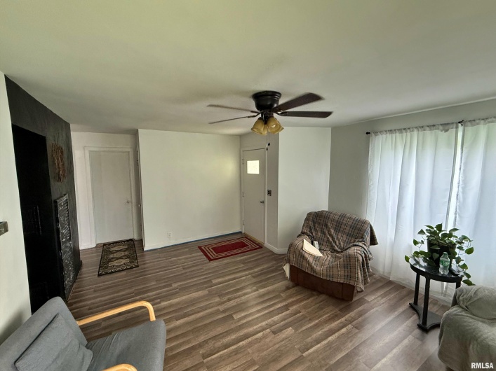 206 16TH Street, Metropolis, Illinois 62960, 3 Bedrooms Bedrooms, 0 ,1 BathroomBathrooms,Residential,For Sale,16TH,0,RMAEB457776