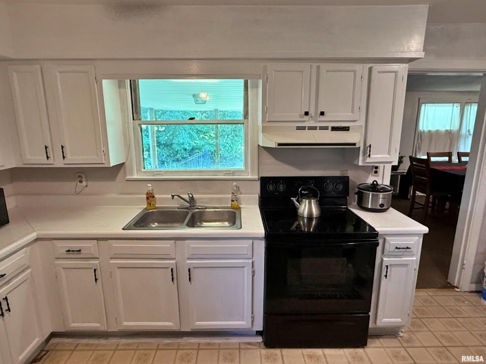 206 16TH Street, Metropolis, Illinois 62960, 3 Bedrooms Bedrooms, 0 ,1 BathroomBathrooms,Residential,For Sale,16TH,0,RMAEB457776