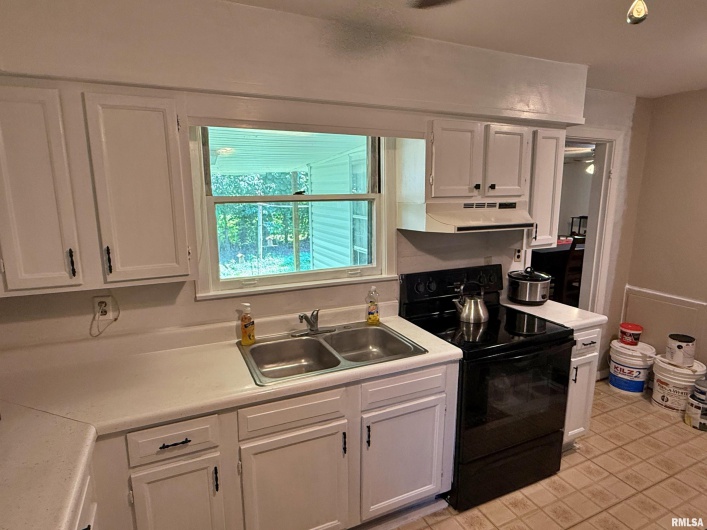 206 16TH Street, Metropolis, Illinois 62960, 3 Bedrooms Bedrooms, 0 ,1 BathroomBathrooms,Residential,For Sale,16TH,0,RMAEB457776