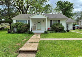 206 16TH Street, Metropolis, Illinois 62960, 3 Bedrooms Bedrooms, 0 ,1 BathroomBathrooms,Residential,For Sale,16TH,0,RMAEB457776