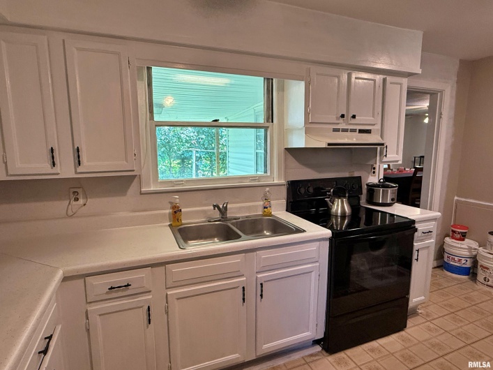 206 16TH Street, Metropolis, Illinois 62960, 3 Bedrooms Bedrooms, 0 ,1 BathroomBathrooms,Residential,For Sale,16TH,0,RMAEB457776
