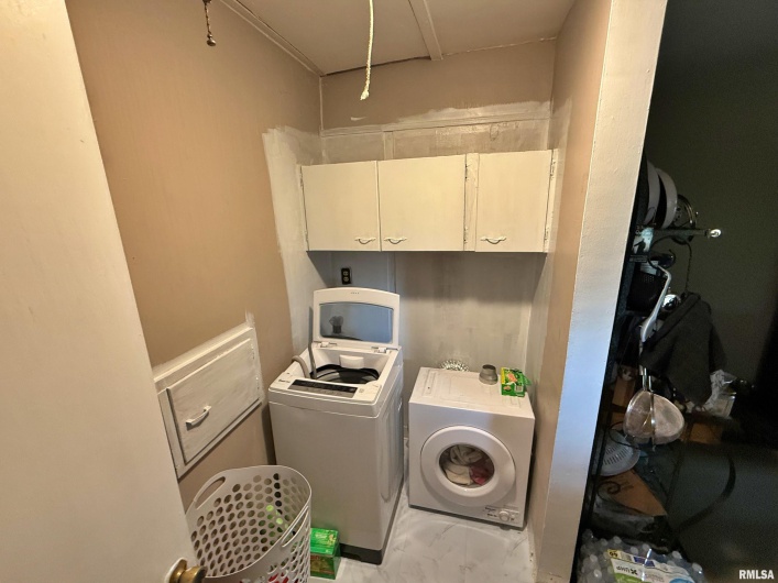 206 16TH Street, Metropolis, Illinois 62960, 3 Bedrooms Bedrooms, 0 ,1 BathroomBathrooms,Residential,For Sale,16TH,0,RMAEB457776