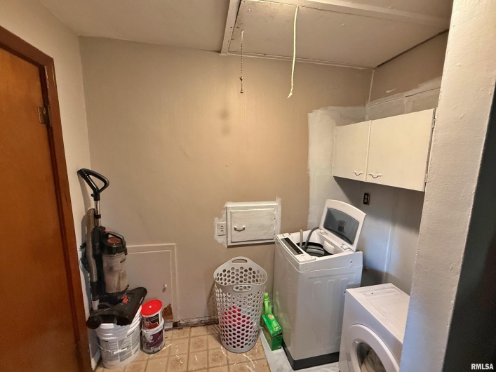 206 16TH Street, Metropolis, Illinois 62960, 3 Bedrooms Bedrooms, 0 ,1 BathroomBathrooms,Residential,For Sale,16TH,0,RMAEB457776