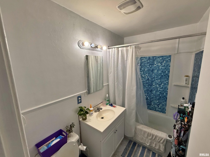 206 16TH Street, Metropolis, Illinois 62960, 3 Bedrooms Bedrooms, 0 ,1 BathroomBathrooms,Residential,For Sale,16TH,0,RMAEB457776