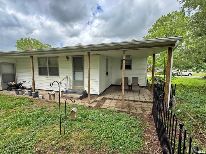 206 16TH Street, Metropolis, Illinois 62960, 3 Bedrooms Bedrooms, 0 ,1 BathroomBathrooms,Residential,For Sale,16TH,0,RMAEB457776