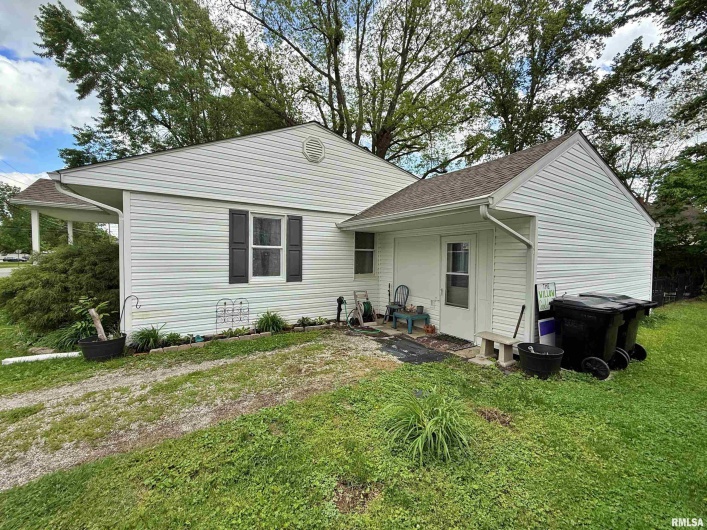 206 16TH Street, Metropolis, Illinois 62960, 3 Bedrooms Bedrooms, 0 ,1 BathroomBathrooms,Residential,For Sale,16TH,0,RMAEB457776