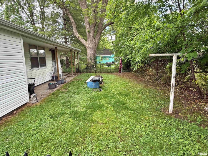 206 16TH Street, Metropolis, Illinois 62960, 3 Bedrooms Bedrooms, 0 ,1 BathroomBathrooms,Residential,For Sale,16TH,0,RMAEB457776