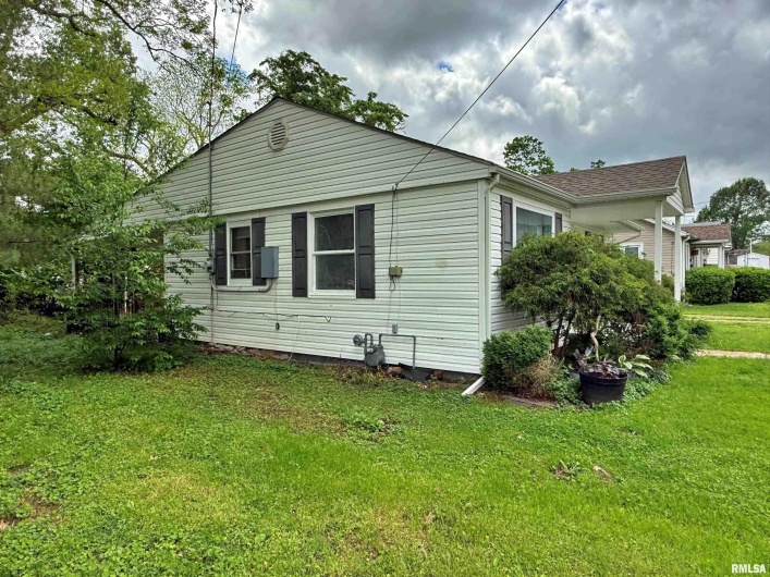 206 16TH Street, Metropolis, Illinois 62960, 3 Bedrooms Bedrooms, 0 ,1 BathroomBathrooms,Residential,For Sale,16TH,0,RMAEB457776