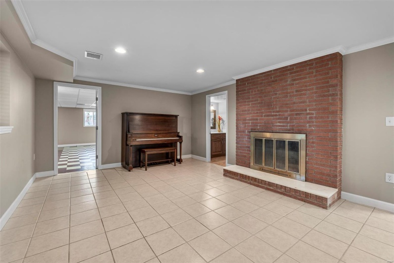 1615 Cherokee Street, Jackson, Missouri 63755, 3 Bedrooms Bedrooms, 15 Rooms Rooms,3 BathroomsBathrooms,Residential,For Sale,Cherokee,MAR25022835