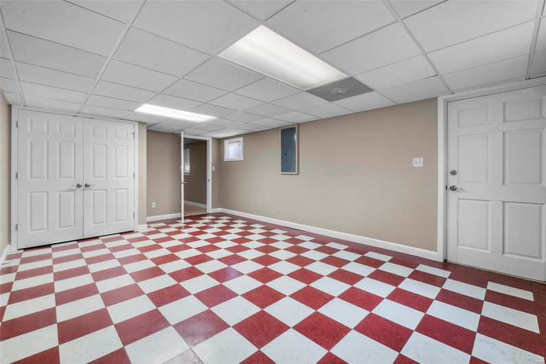1615 Cherokee Street, Jackson, Missouri 63755, 3 Bedrooms Bedrooms, 15 Rooms Rooms,3 BathroomsBathrooms,Residential,For Sale,Cherokee,MAR25022835