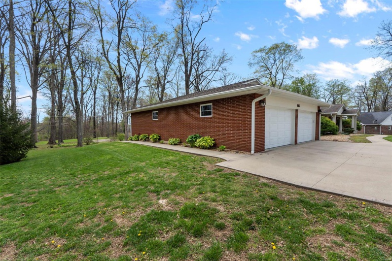 1615 Cherokee Street, Jackson, Missouri 63755, 3 Bedrooms Bedrooms, 15 Rooms Rooms,3 BathroomsBathrooms,Residential,For Sale,Cherokee,MAR25022835
