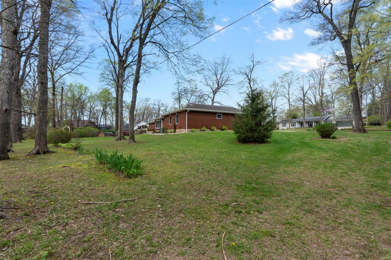 1615 Cherokee Street, Jackson, Missouri 63755, 3 Bedrooms Bedrooms, 15 Rooms Rooms,3 BathroomsBathrooms,Residential,For Sale,Cherokee,MAR25022835