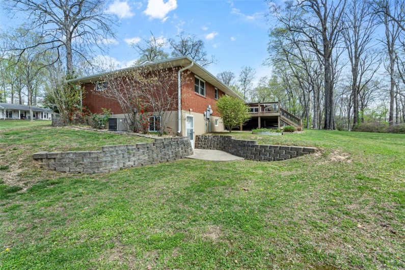 1615 Cherokee Street, Jackson, Missouri 63755, 3 Bedrooms Bedrooms, 15 Rooms Rooms,3 BathroomsBathrooms,Residential,For Sale,Cherokee,MAR25022835