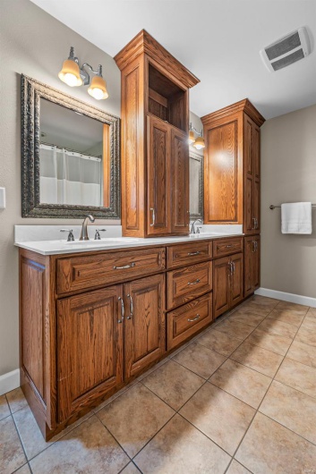 1615 Cherokee Street, Jackson, Missouri 63755, 3 Bedrooms Bedrooms, 15 Rooms Rooms,3 BathroomsBathrooms,Residential,For Sale,Cherokee,MAR25022835