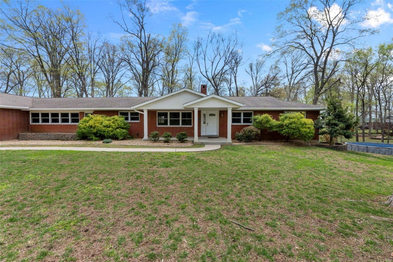 1615 Cherokee Street, Jackson, Missouri 63755, 3 Bedrooms Bedrooms, 15 Rooms Rooms,3 BathroomsBathrooms,Residential,For Sale,Cherokee,MAR25022835