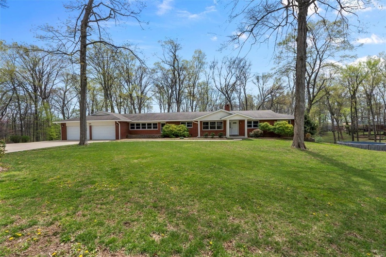 1615 Cherokee Street, Jackson, Missouri 63755, 3 Bedrooms Bedrooms, 15 Rooms Rooms,3 BathroomsBathrooms,Residential,For Sale,Cherokee,MAR25022835