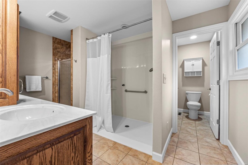 1615 Cherokee Street, Jackson, Missouri 63755, 3 Bedrooms Bedrooms, 15 Rooms Rooms,3 BathroomsBathrooms,Residential,For Sale,Cherokee,MAR25022835