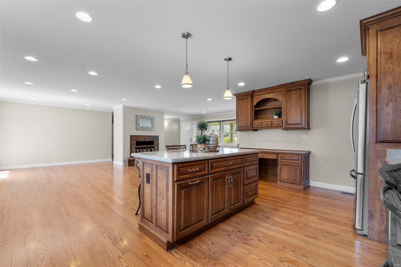 1615 Cherokee Street, Jackson, Missouri 63755, 3 Bedrooms Bedrooms, 15 Rooms Rooms,3 BathroomsBathrooms,Residential,For Sale,Cherokee,MAR25022835
